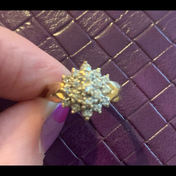 Vintage Estate Snowflake Cluster Diamond Ring - Picture 2 of 4